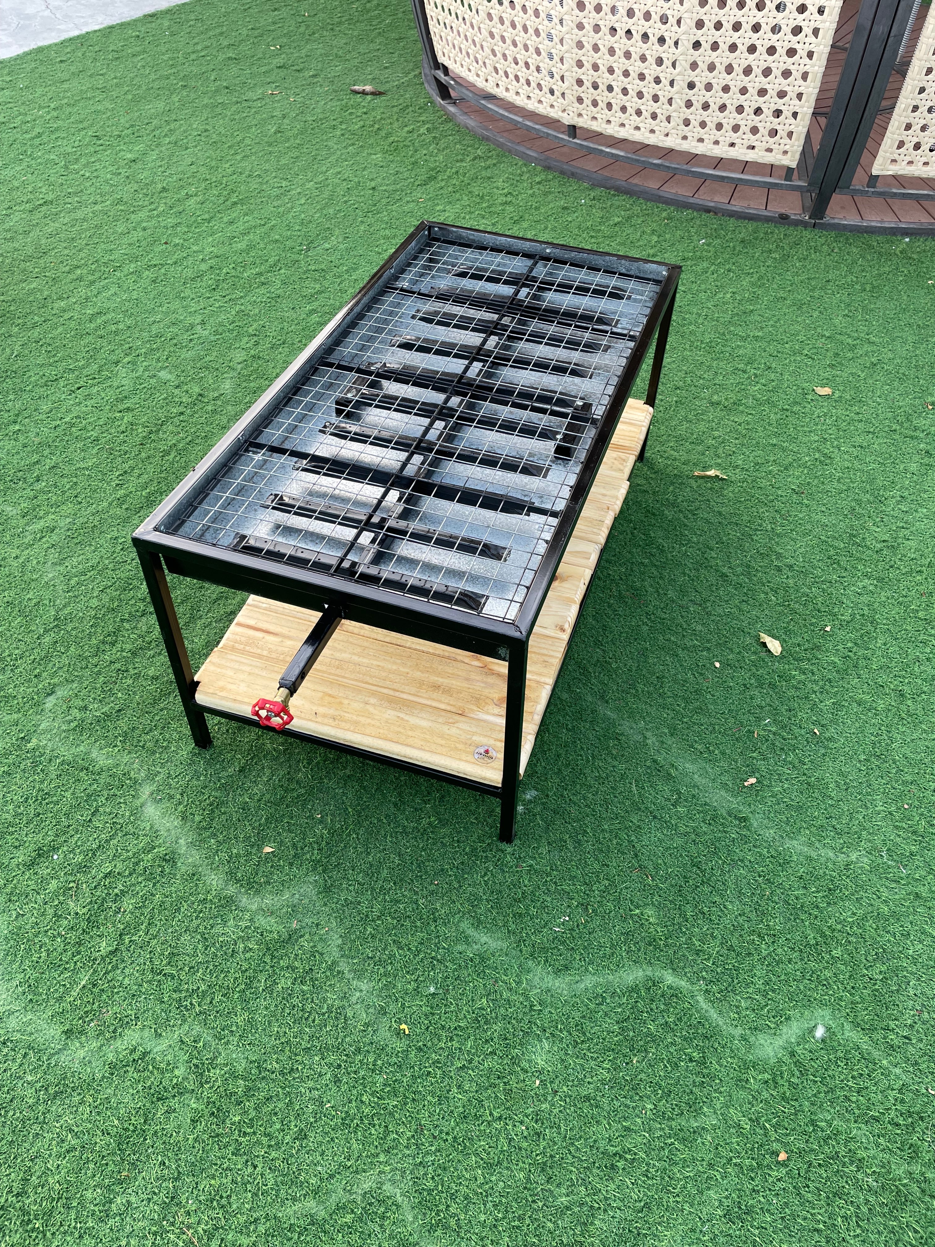 100x50cm شواية المضبي مع قاعدة من خشب الصنوبر مقاس