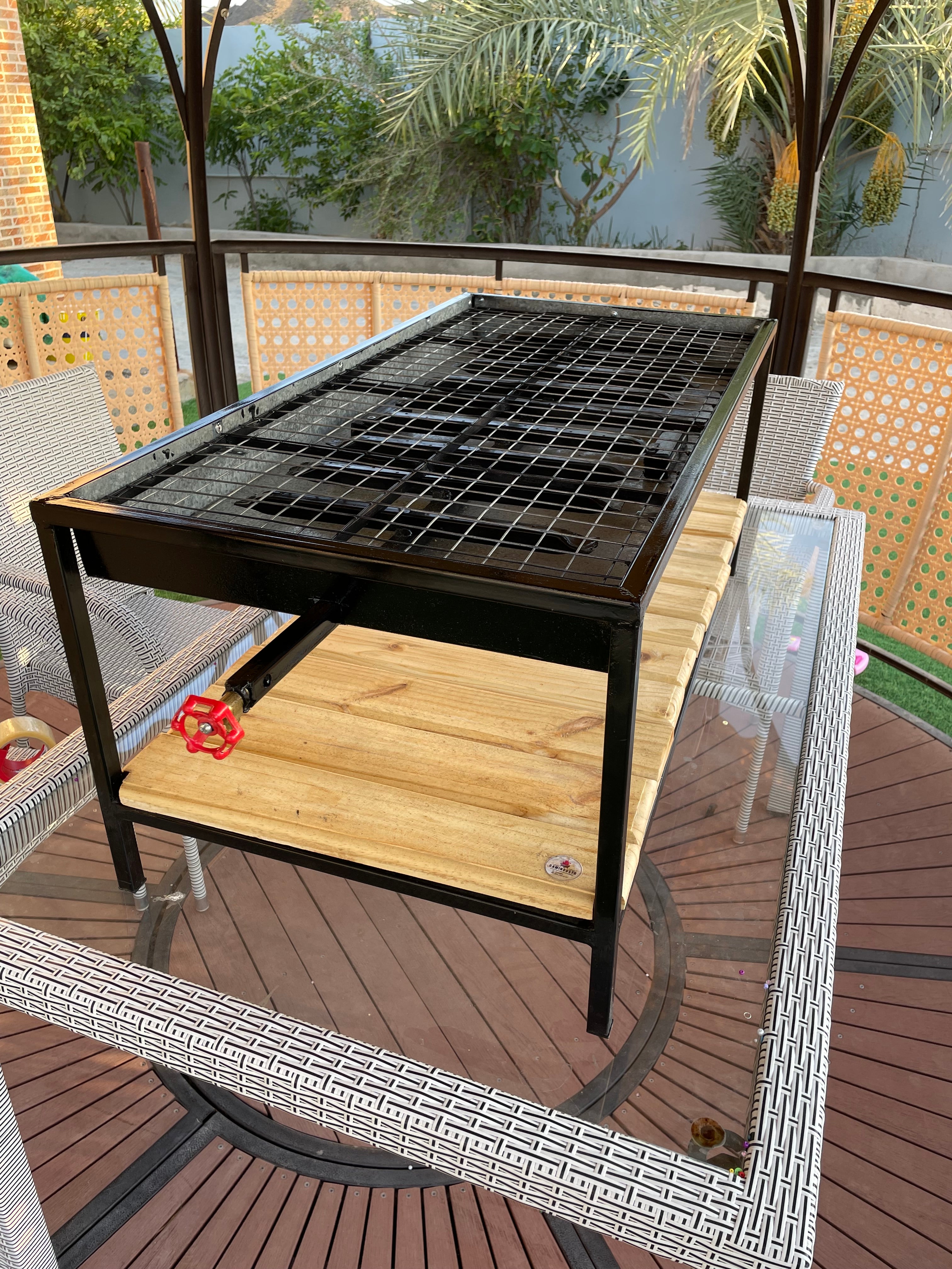 100x50cm شواية المضبي مع قاعدة من خشب الصنوبر مقاس