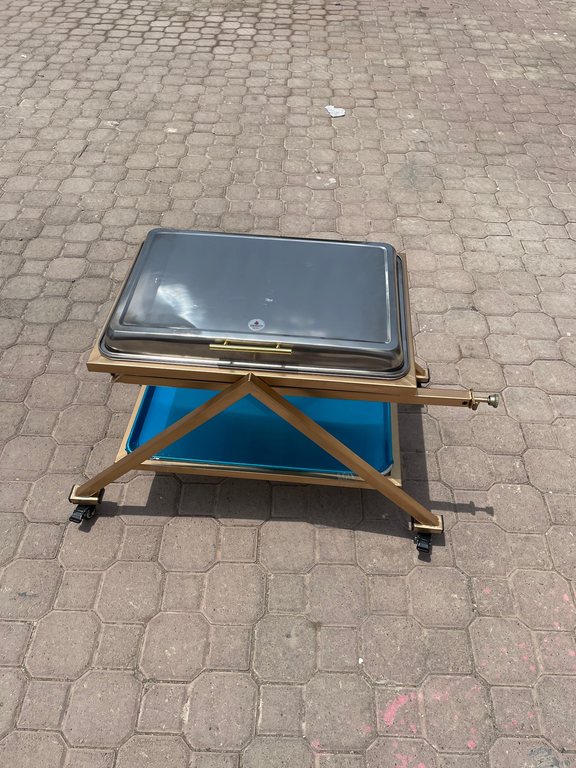 60x40cm  شواية المضبي اطباق ستانلس ستيل  بغطاء وعجلات